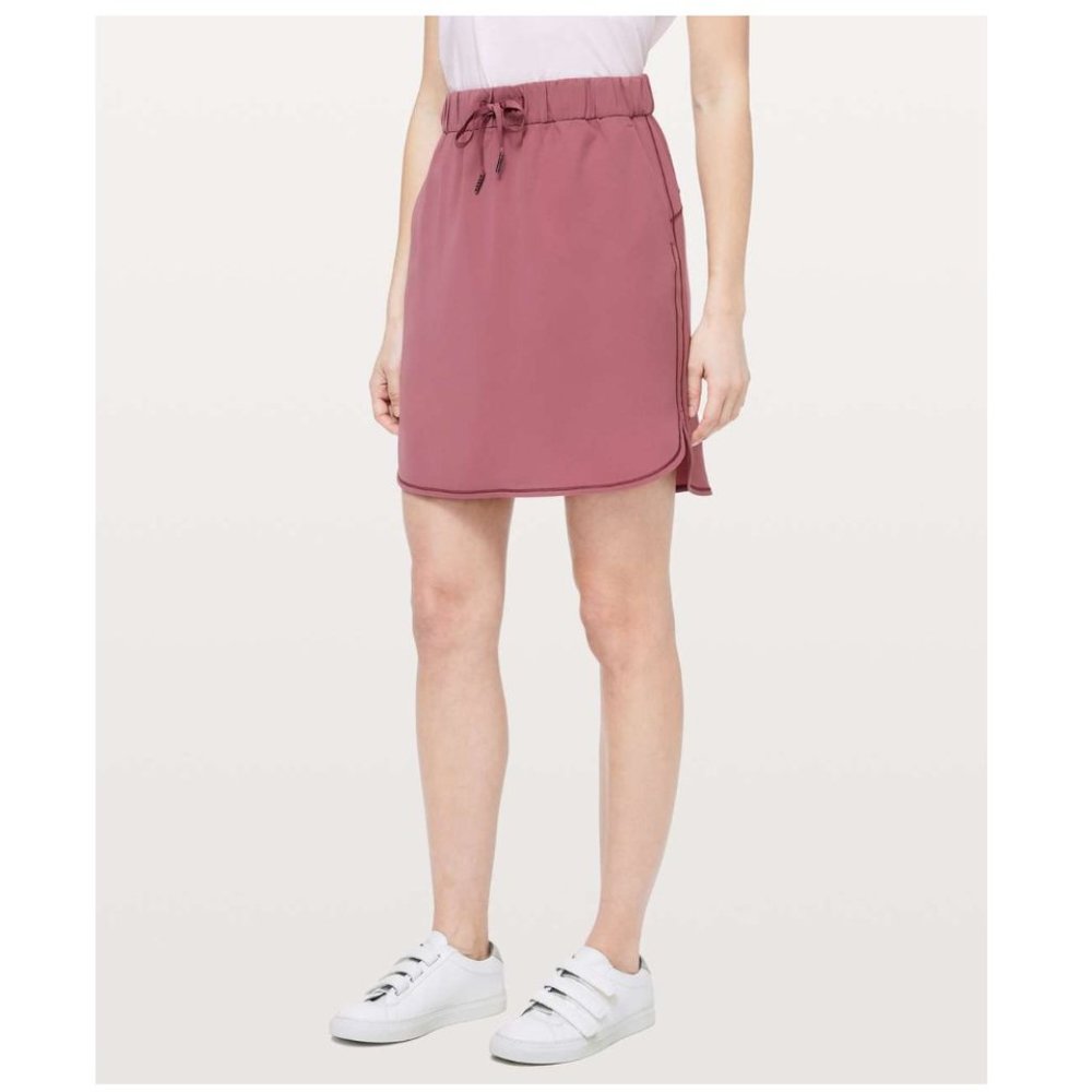 Lululemon On The Fly Skirt Woven Misty Merlot - 6